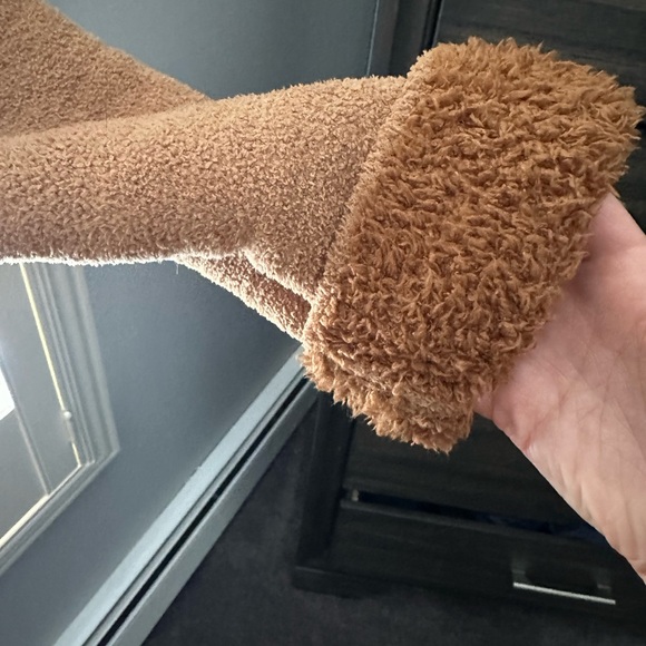 Barefoot Dreams Cozy Brown and Cream Jacket - Picture 6 of 6